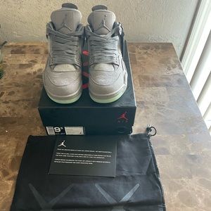 Jordan 4 kaws